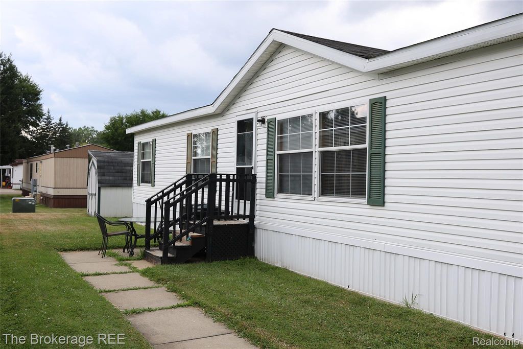 93 Woodcrest, Swartz Creek