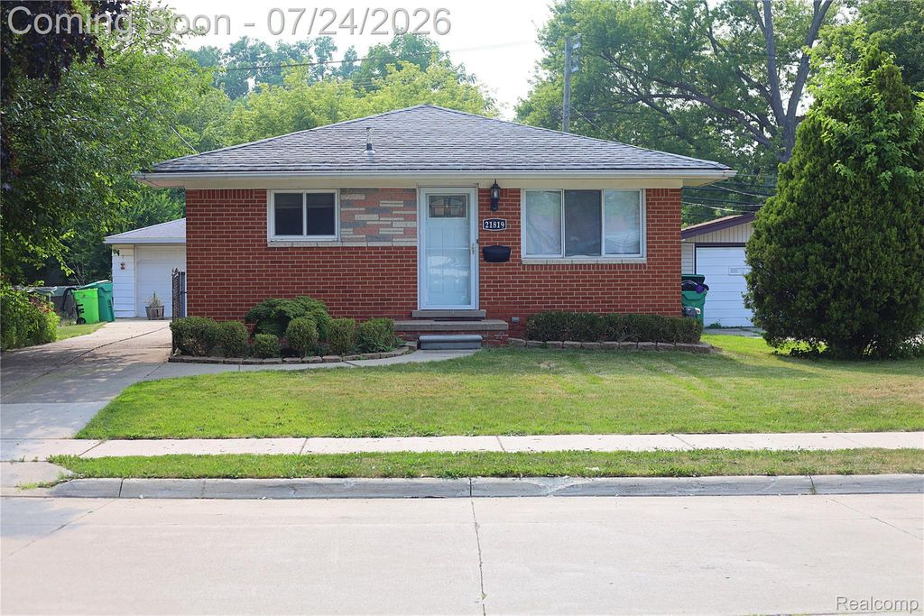 21819 Beechwood Avenue, Eastpointe city