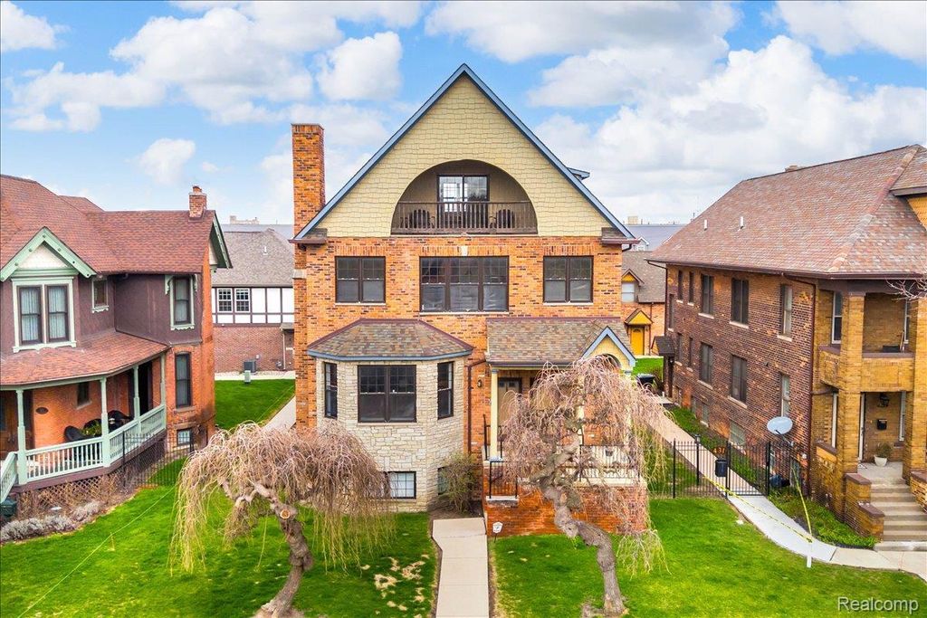 429 E Ferry Street 9, Detroit