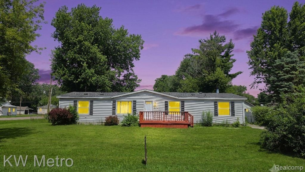 3520 Hogarth Avenue, Flint charter township