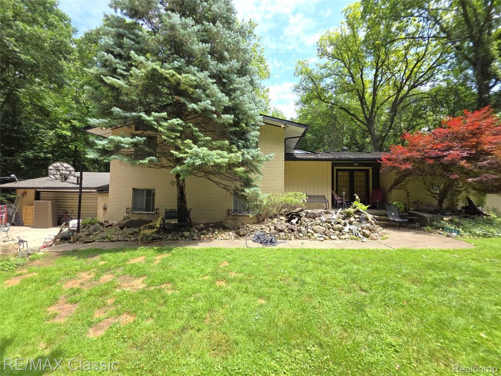25650 Mcallister Street, Southfield city