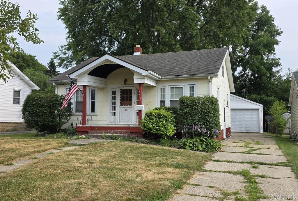 724 Alexandrine Ave Avenue, Mt. Morris city
