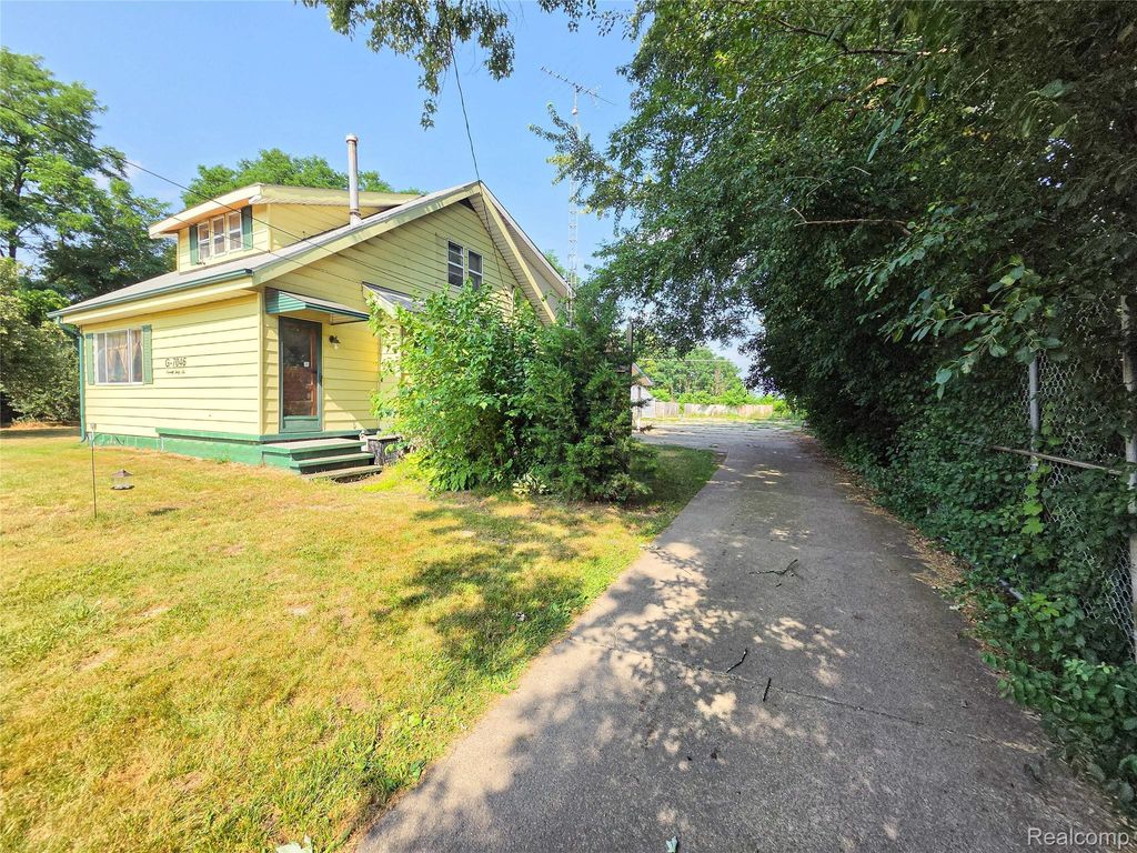 7046 N Dort Highway, Genesee charter township