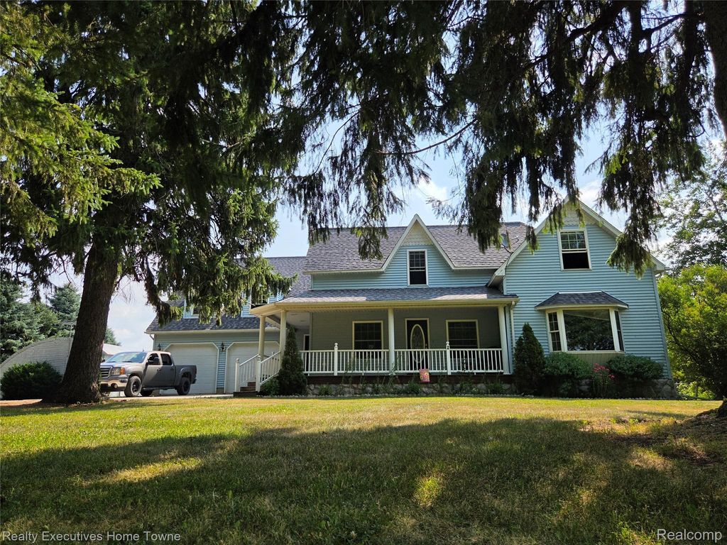 2715 Cash Road, Watertown township