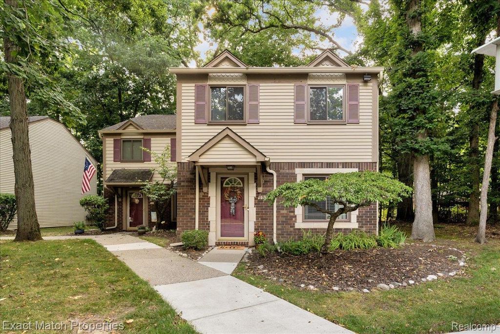 1514 Streamwood Court, Rochester Hills city