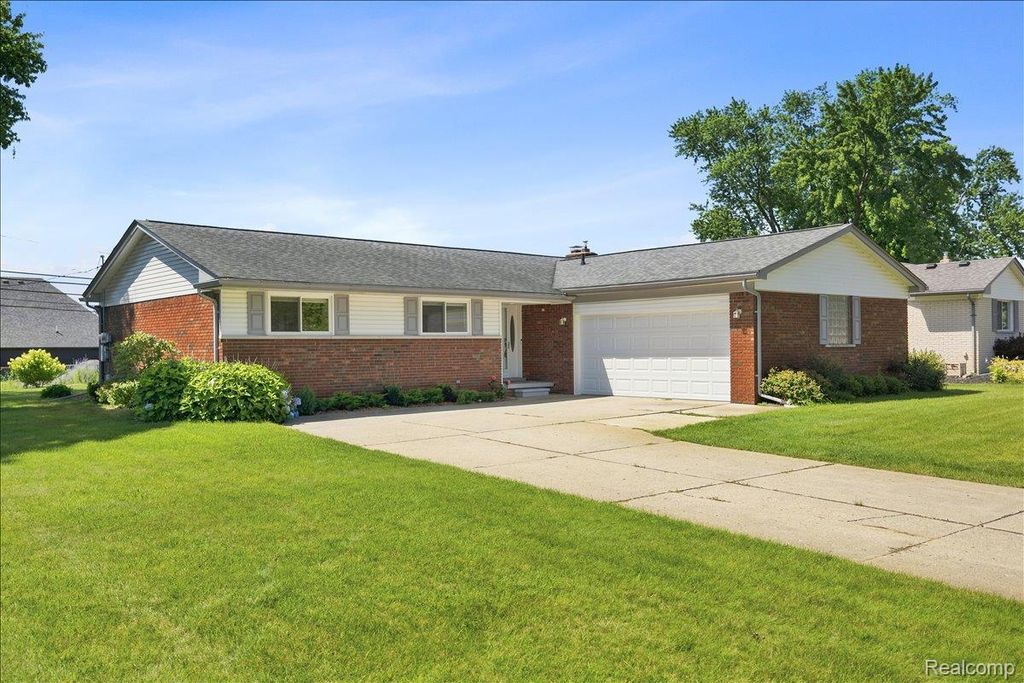 3370 Sandy Creek Drive, Shelby charter township