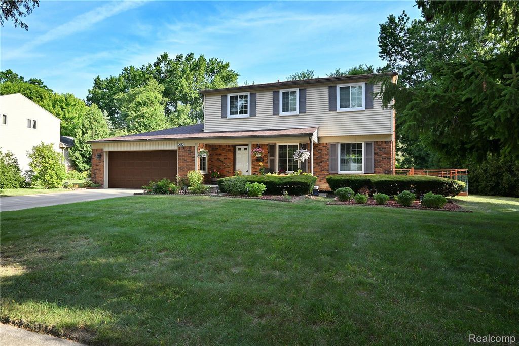 2032 Kristin Drive, Troy city