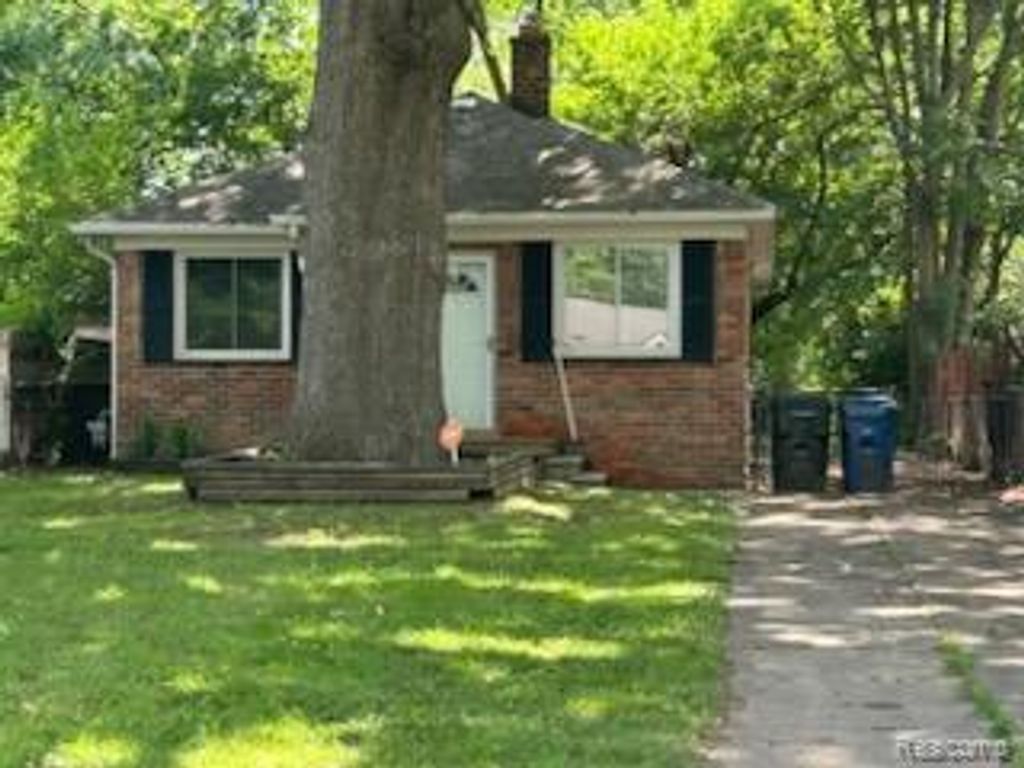 18500 Garfield, Redford charter township