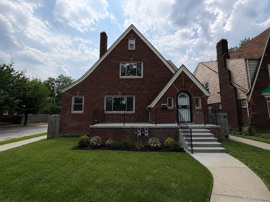 5903 Kensington Avenue, Detroit city
