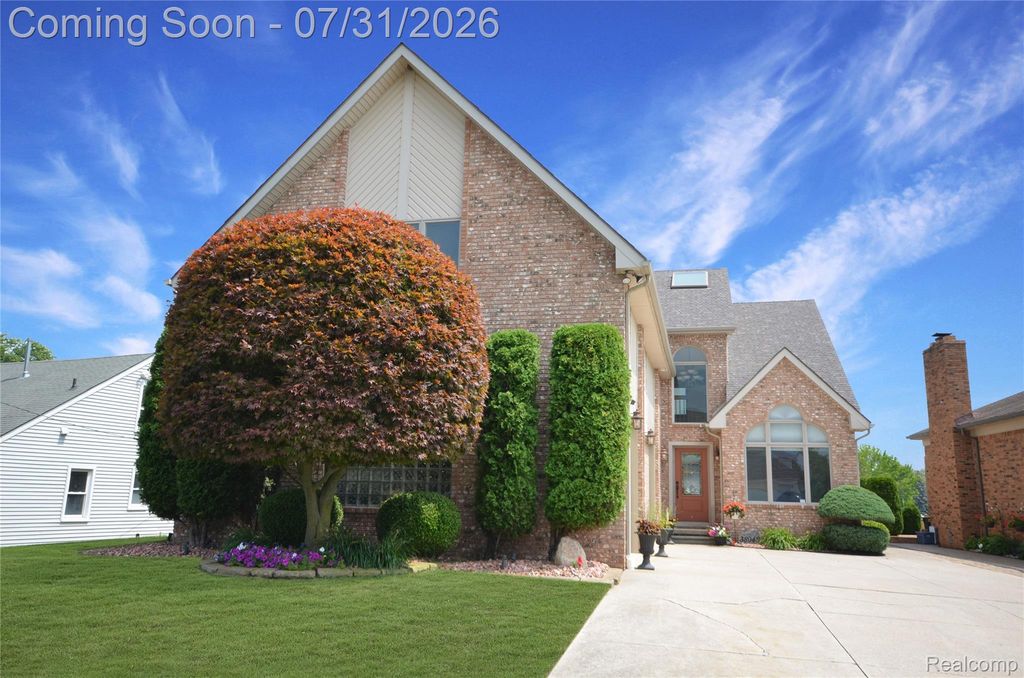 38048 Huron Pointe Drive, Harrison charter township