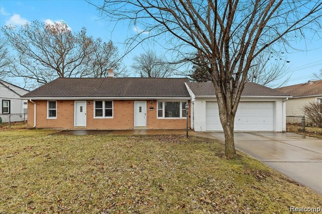 8424 Stout Avenue, Warren city