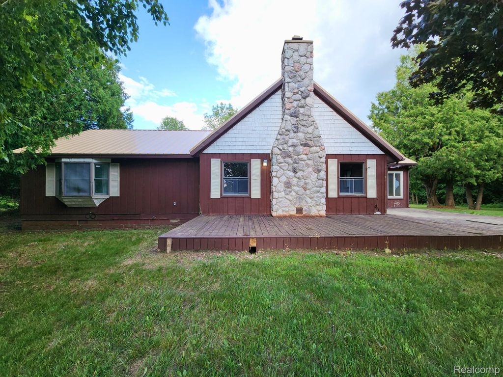 5665 White Creek Road, 