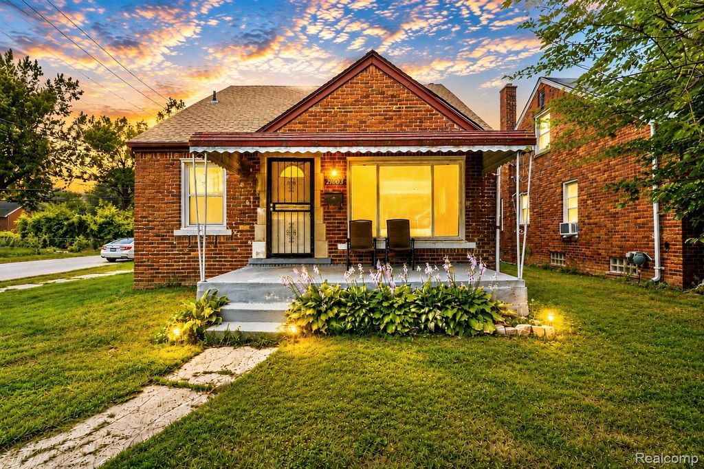 21003 Blackmar Avenue, Warren city