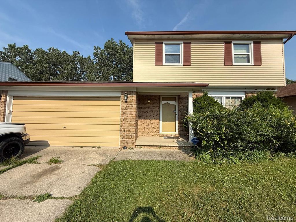 1950 Andover Drive, Superior charter township