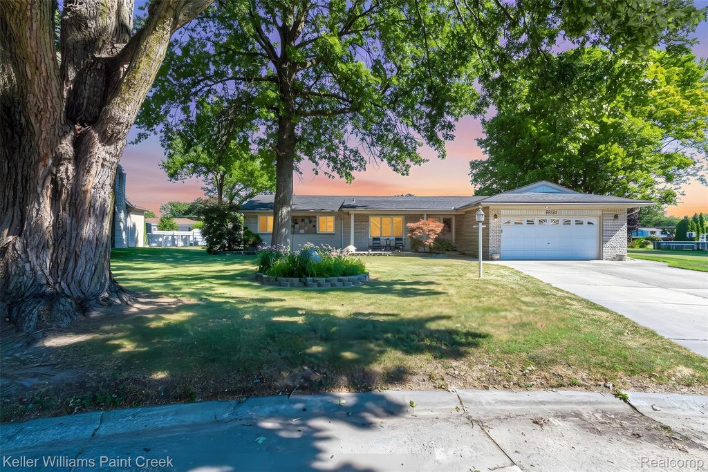 35152 Kesler Court, Clinton charter township