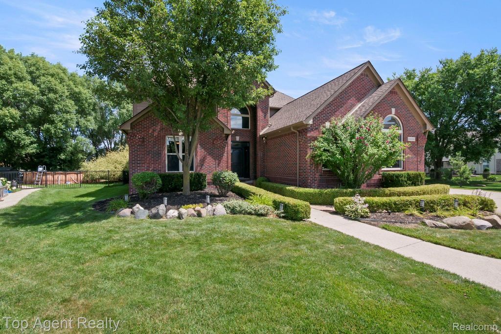 53268 Kakos Drive, Chesterfield township