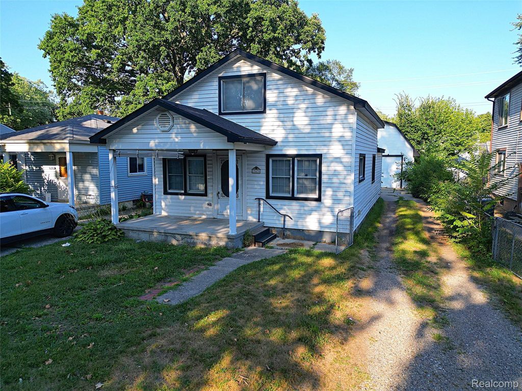 19476 Negaunee, Redford charter township