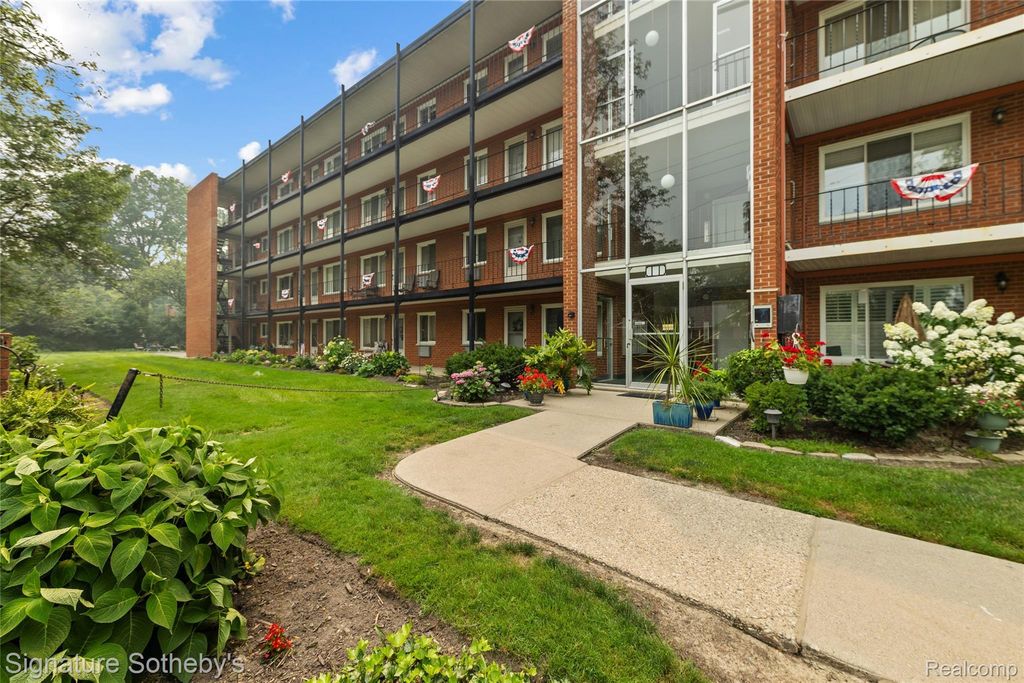 2820 Woodslee Drive 205, Royal Oak
