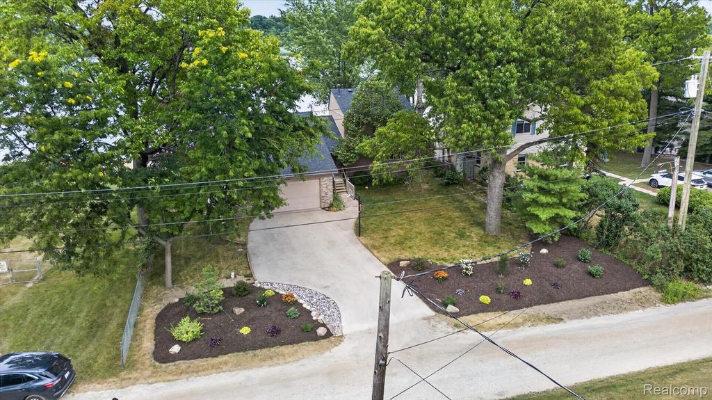 4341 Cornith Drive, Orion charter township