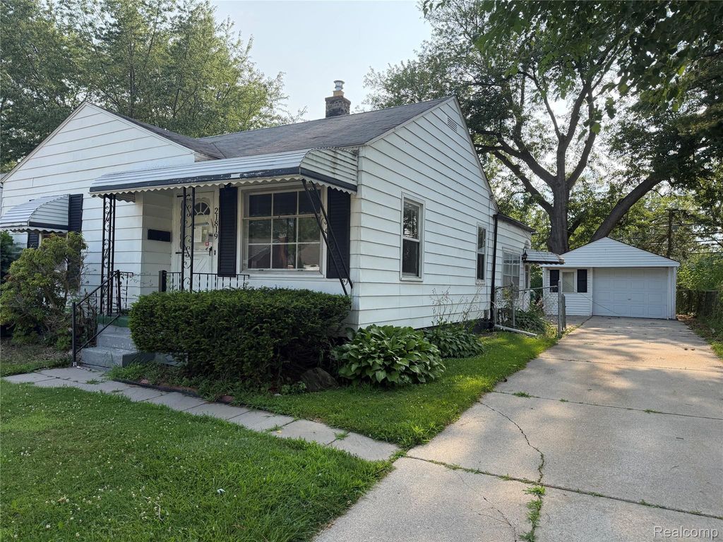 21819 Shakespeare Avenue, Eastpointe city