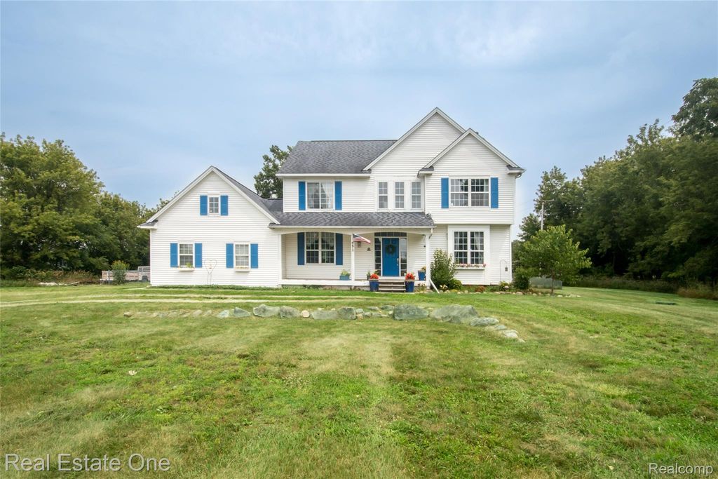 145 S Stockbridge Road, White Oak township