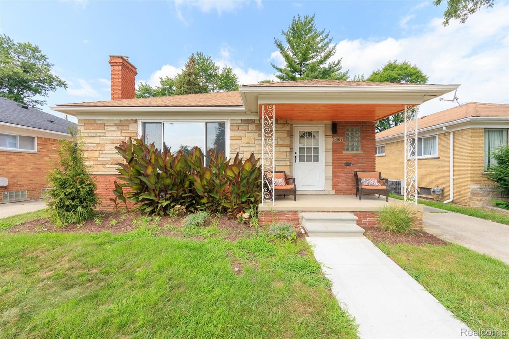 24091 Eastwood Street, Oak Park city