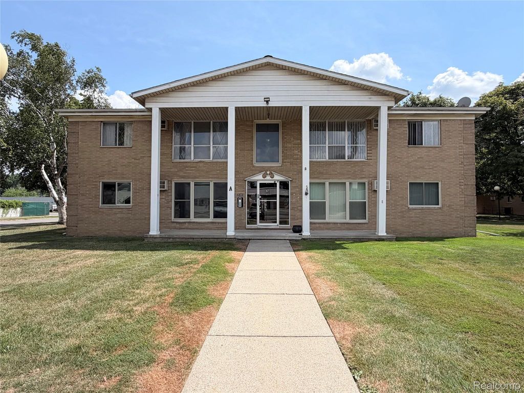 26305 W 7 Mile Rd Road 201, Redford