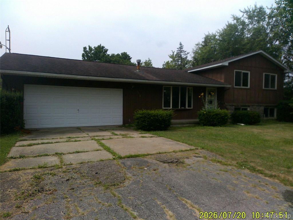 5176 E Dodge Road, Thetford township