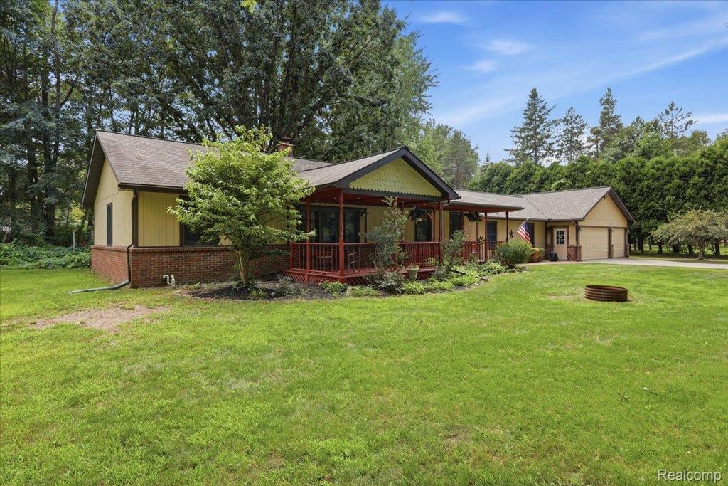 4550 Hummer Lake Road, Ortonville