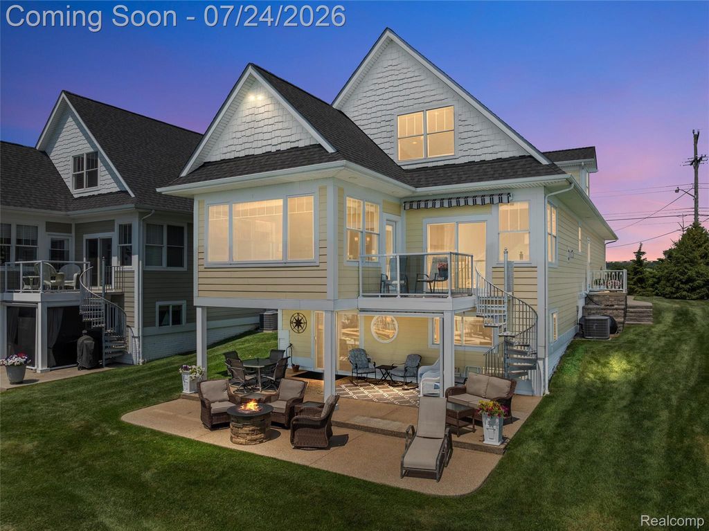 10043 Dixie Highway, Ira township