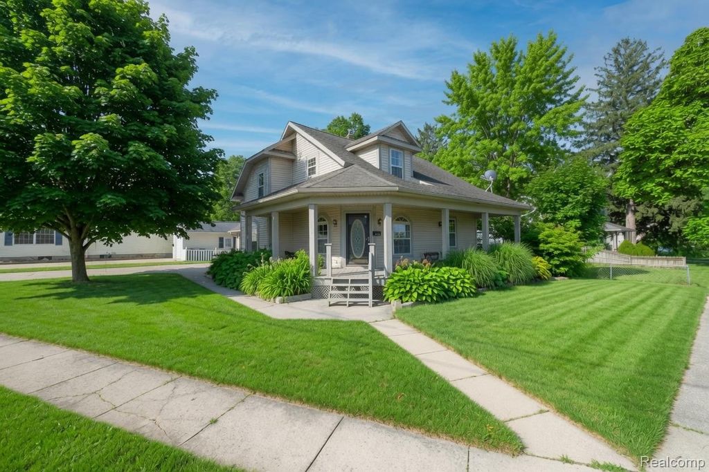 301 W Young Street, Clio city