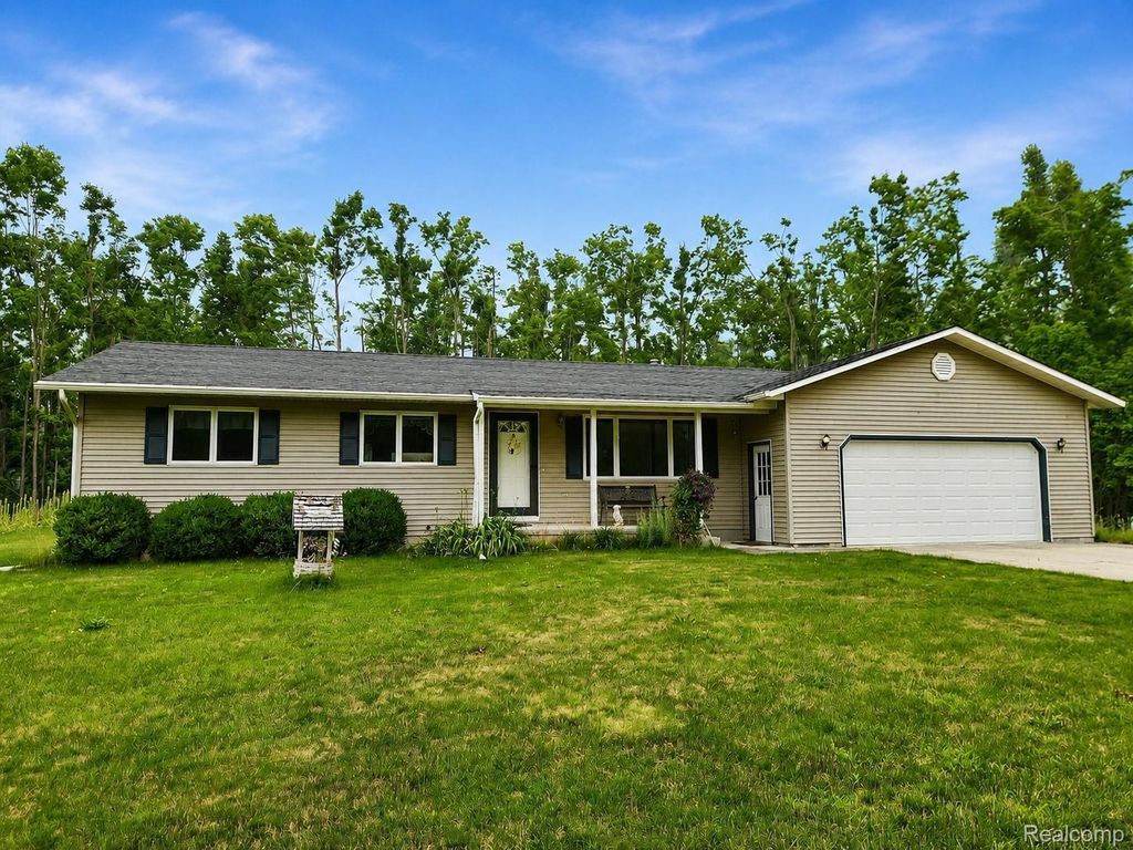 11183 Wolf Road, Charlton township