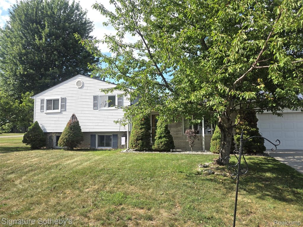 4821 Shelbyshire Drive, Shelby charter township