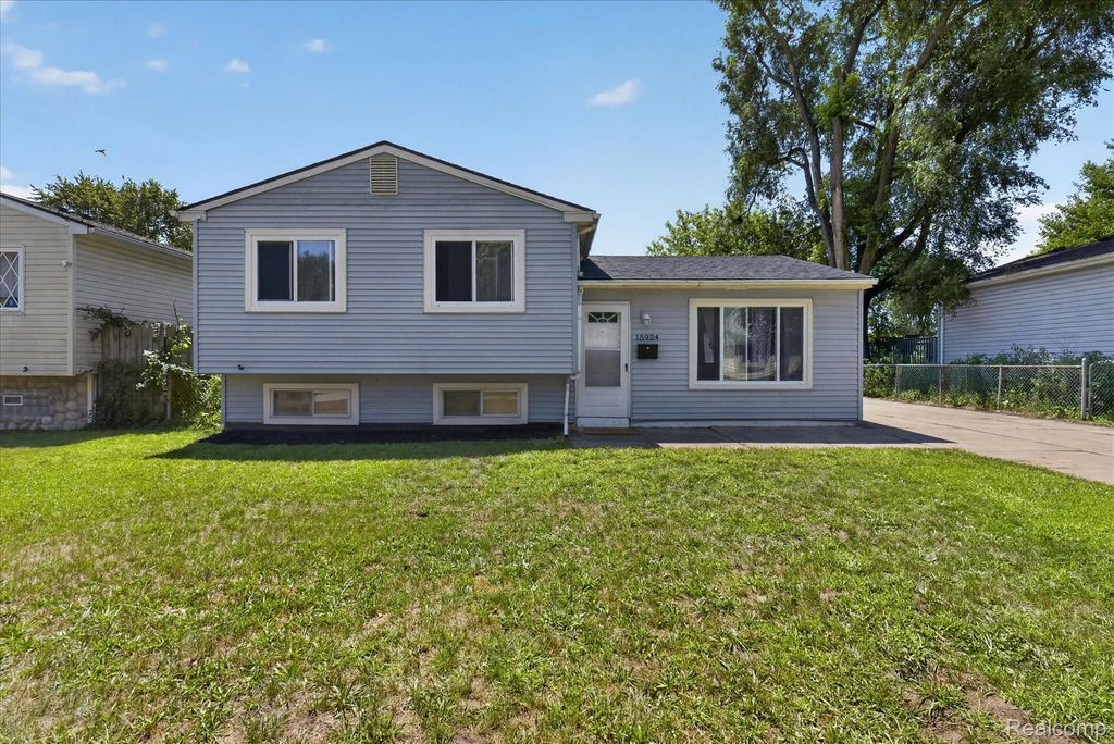 15924 Orchard Street, Romulus city