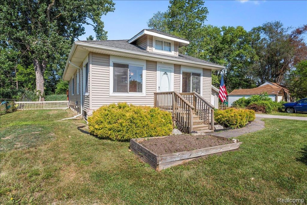 34868 W Jefferson Avenue, Brownstown charter township