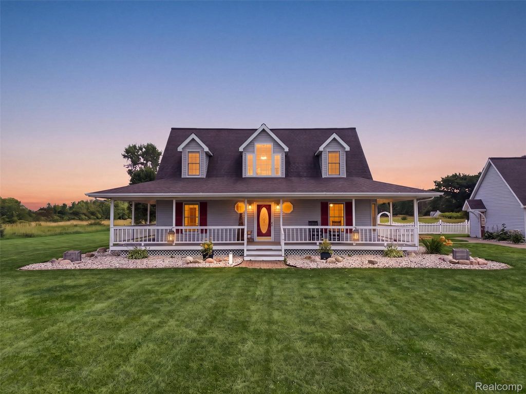9493 Ray Road, Argentine township