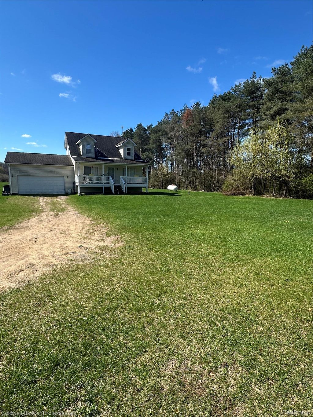 3419 Burnside Road, Marathon township