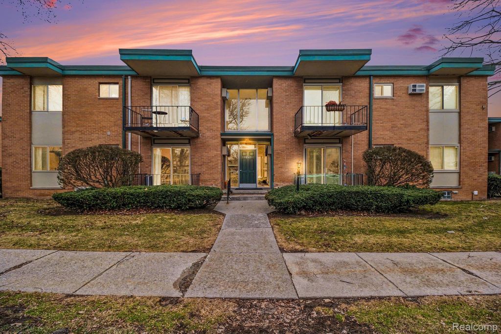 1840 Axtell Drive 7, Troy