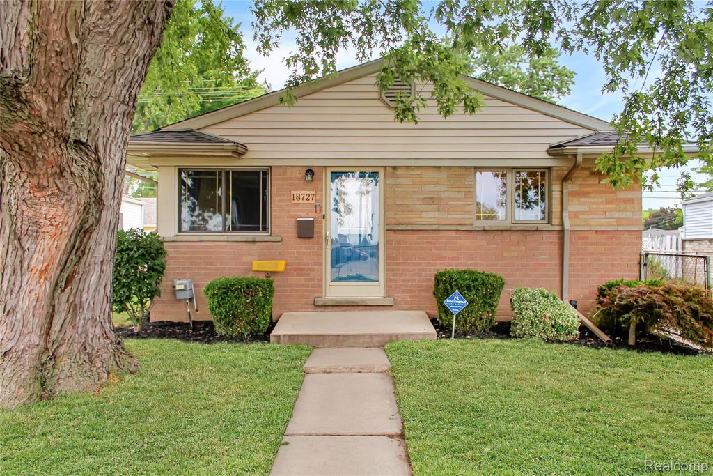 18727 Marquette Street, Roseville city