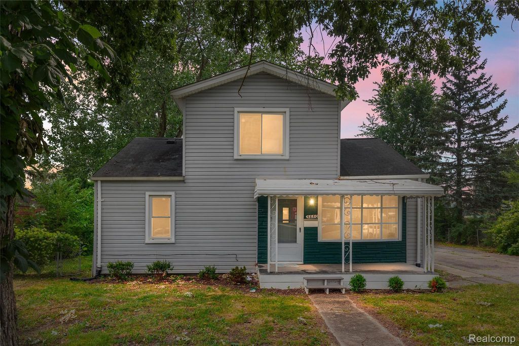 5850 Deering Street, Garden City city