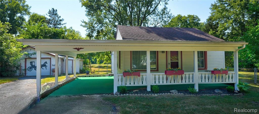 2240 Morrish Street, Burton city