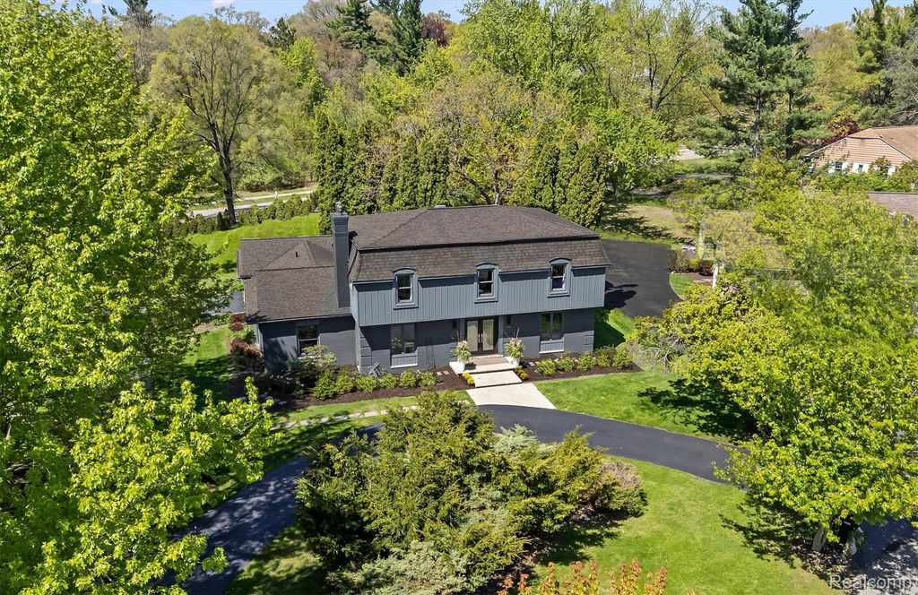 25080 Glynholm Court, Bloomfield charter township