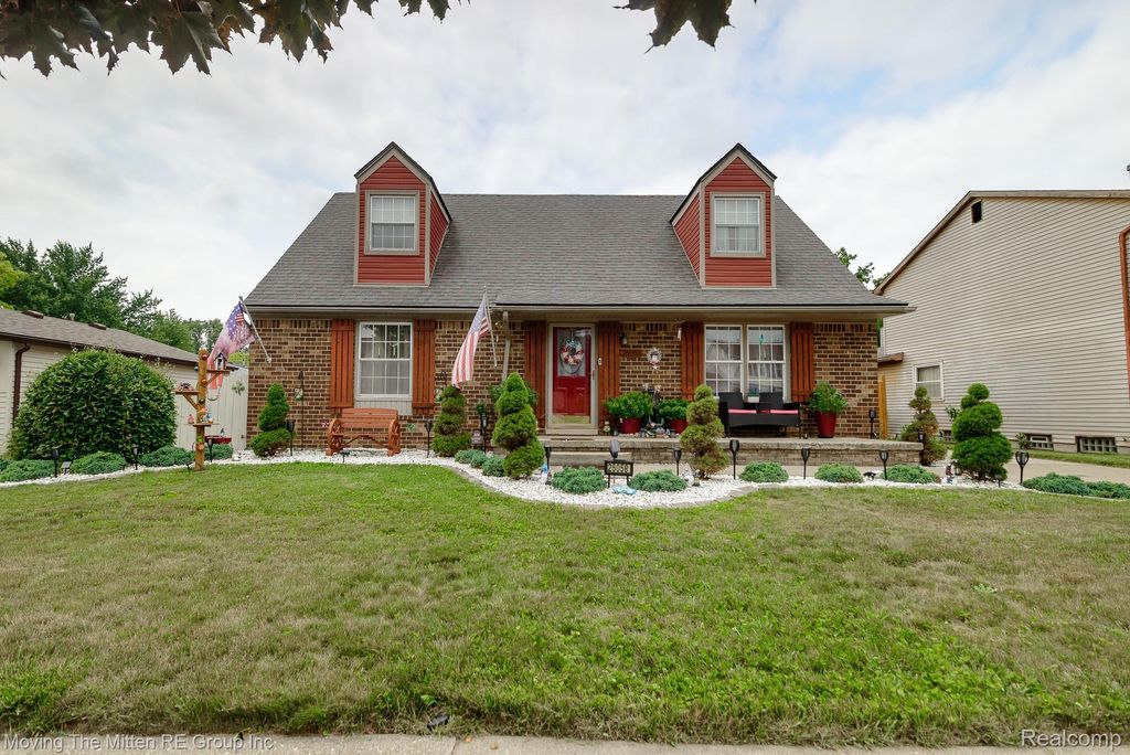 25058 Montebello Drive, Woodhaven city