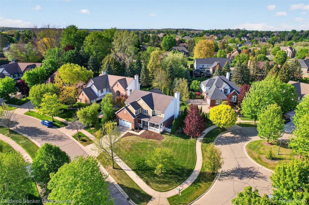 1357 Kentfield Drive, Rochester city