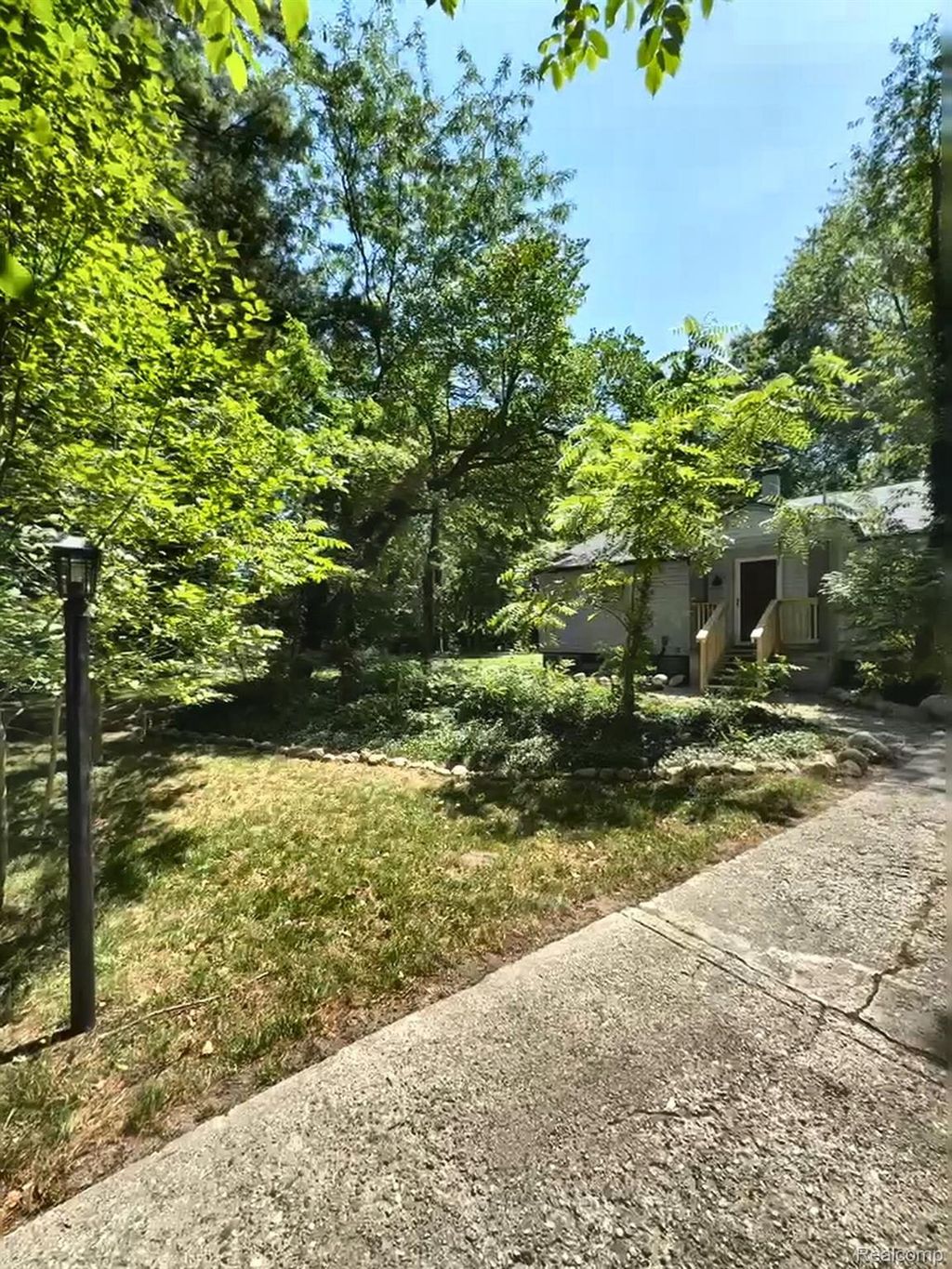26800 Ballard Street, Harrison charter township