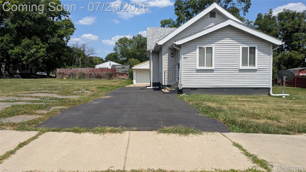 463 Raeburn Street, Pontiac city