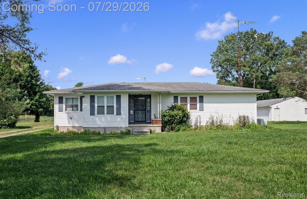 14134 N Holly Road, Holly township