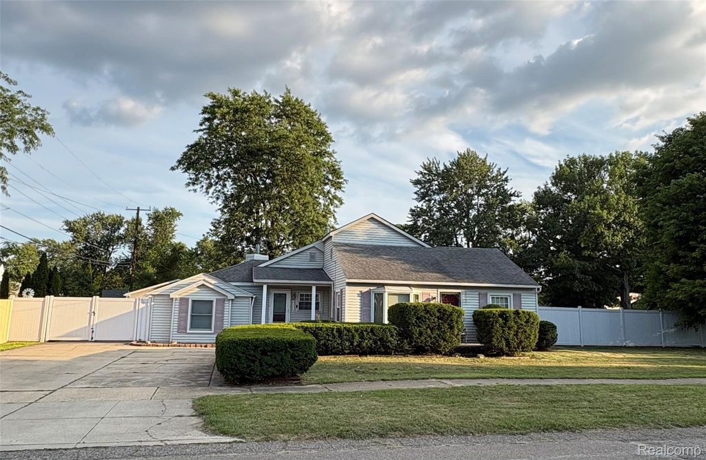 35551 Melton Street, Westland city