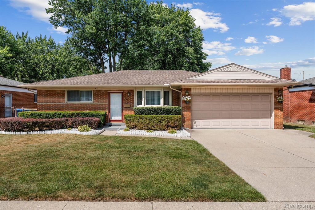 31717 Tecla Drive, Warren city