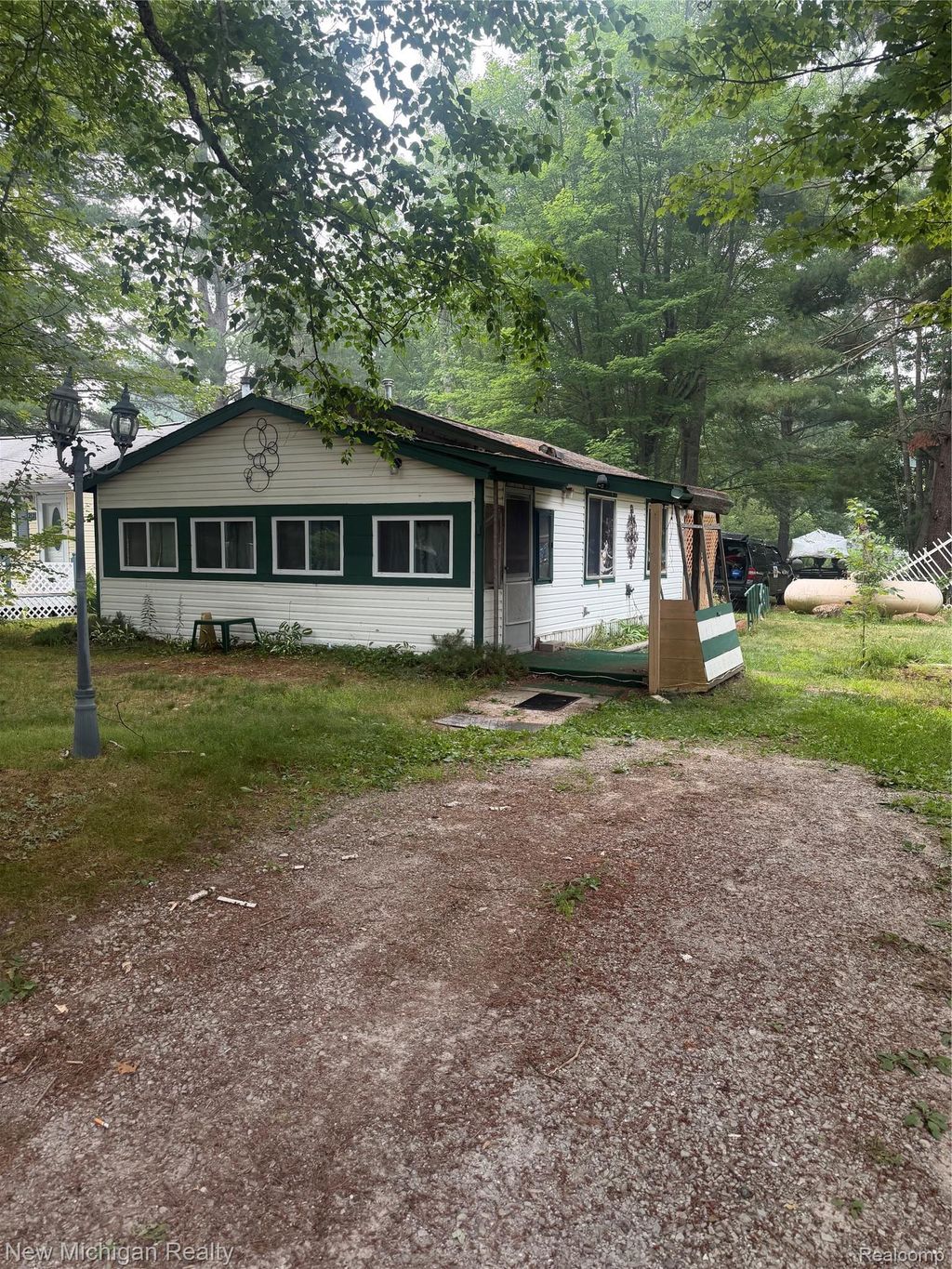 208 Hickory Street, Hay township